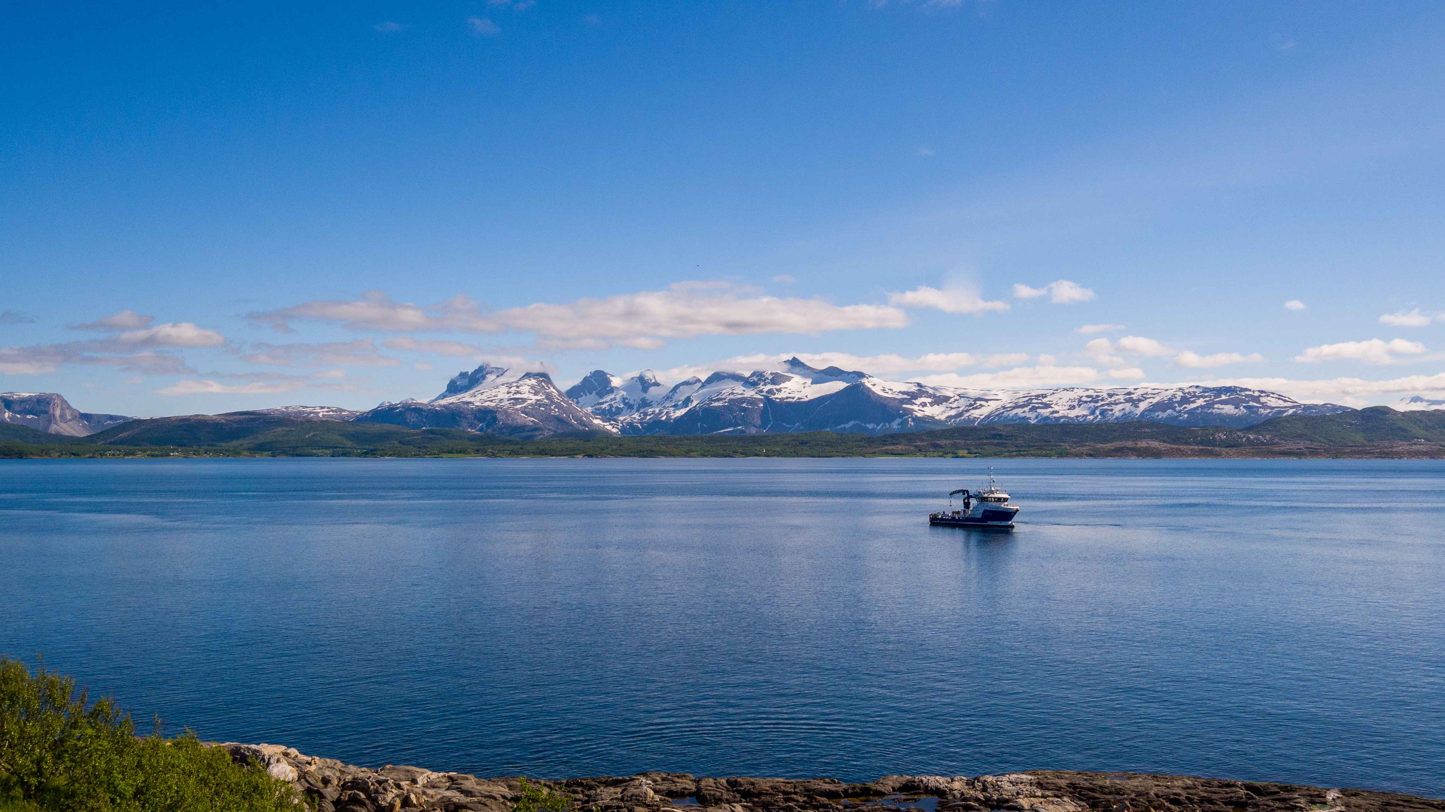Hunstad Sør - Bjørnhollo - 2 eneboliger helt nede i sjøkanten 
