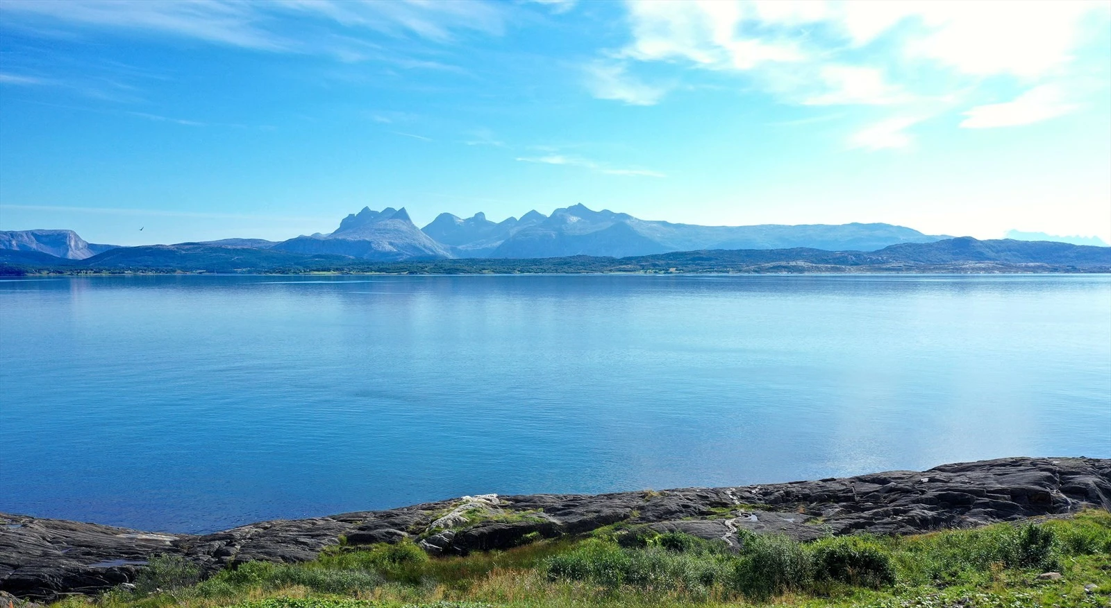 Hunstad Sør - 9 leiligheter i fremste rekke mot sjøen. Bygging pågår.